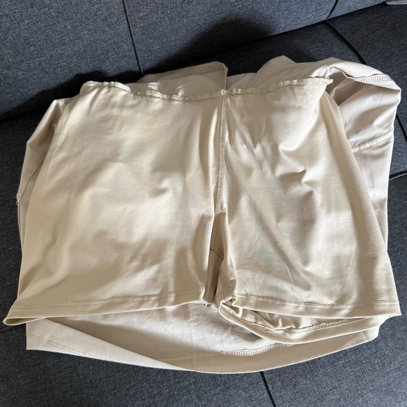 Avalanche Cream Outdoor Skirt with built in Shorts, S - Picture 6 of 11